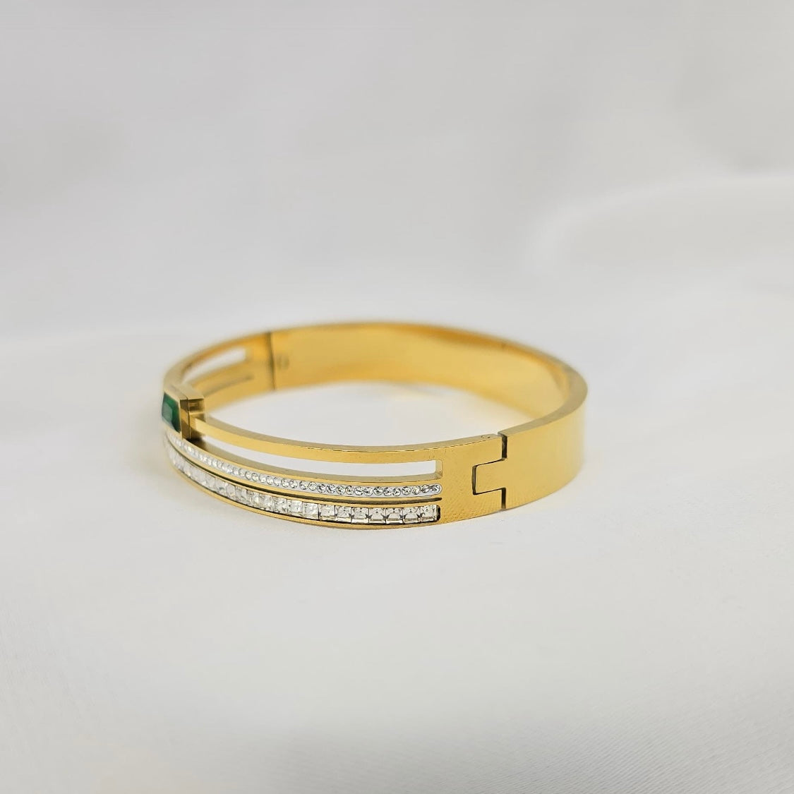 A Grade Zircon Handcuff (Anti Tarnish)