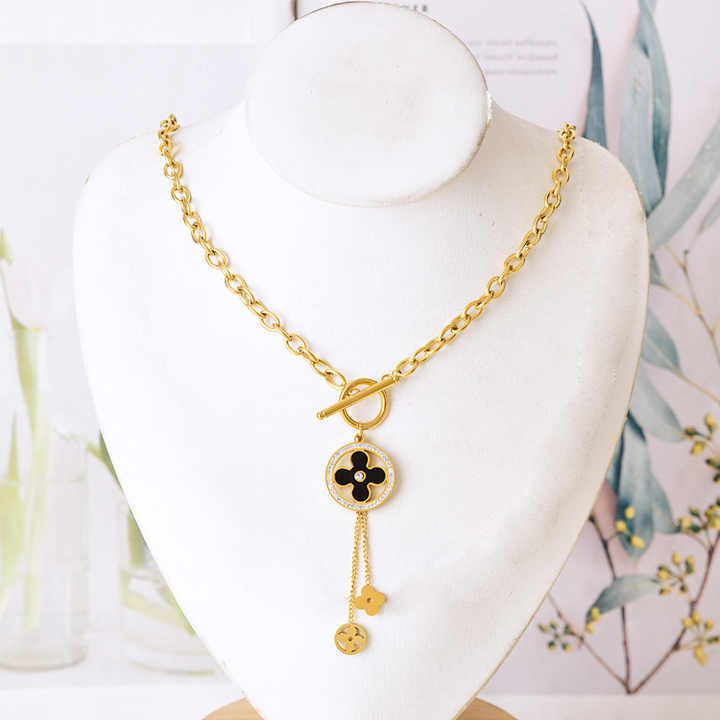 Clover Necklace (Anti Tarnish)