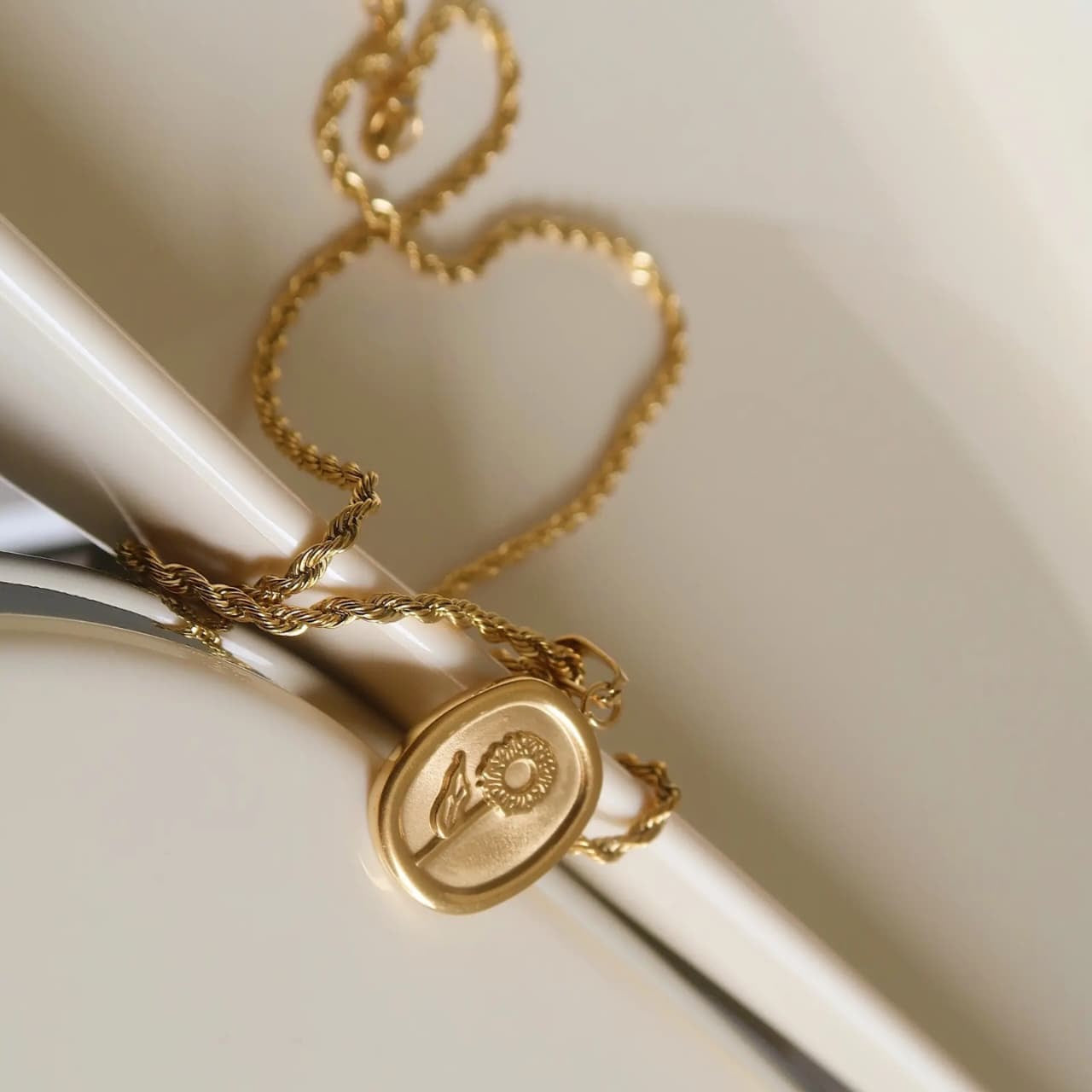 Rose Rope Chain Necklace