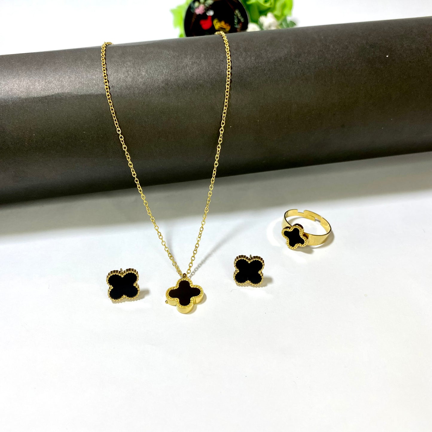 Clover Set Black with Bracelet (Anti Tarnish)