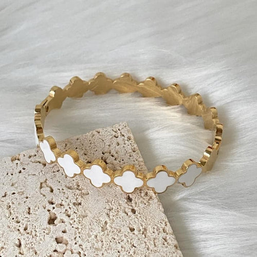 Clover Handcuff (Anti Tarnish)