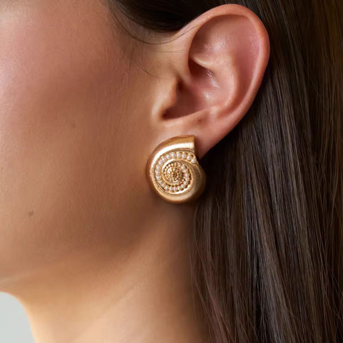 Shell Pearl Earrings