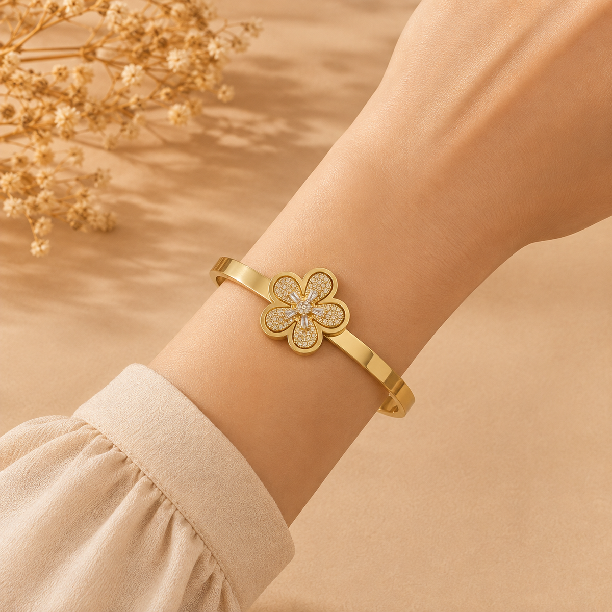 Eira Floral Handcuff