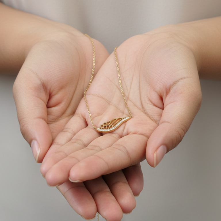 Fin Rhinestone Necklace