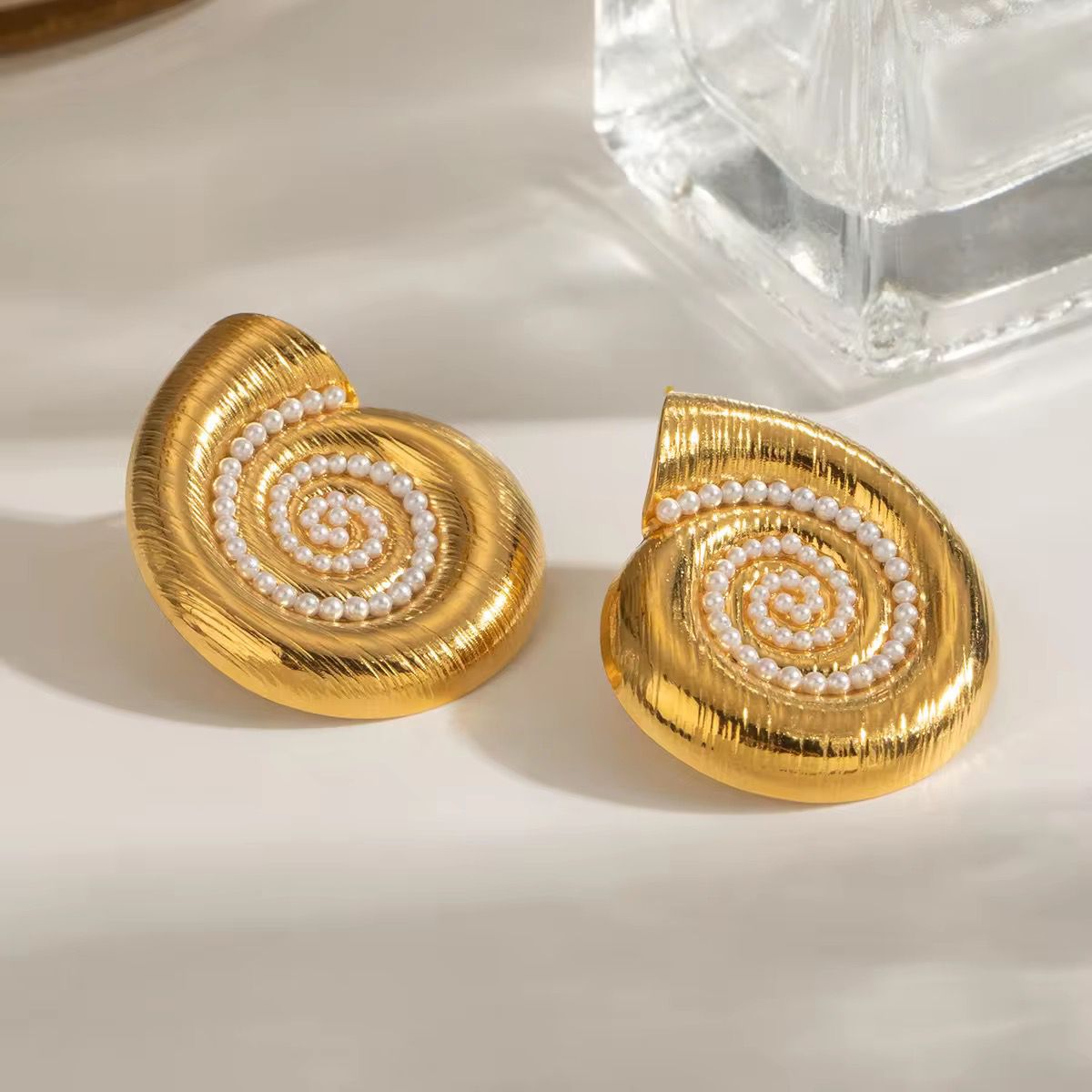 Shell Pearl Earrings