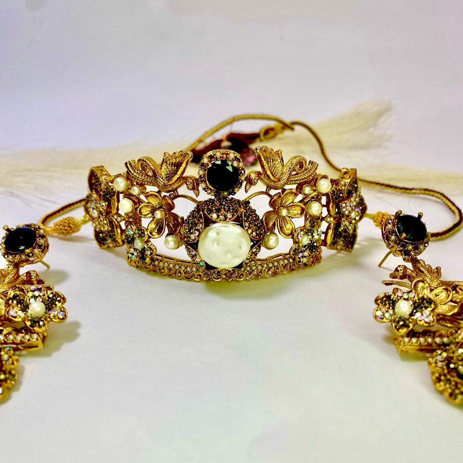 Izmire Dream Turkish Pearl Choker Black