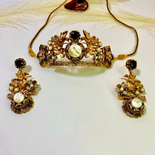 Izmire Dream Turkish Pearl Choker Black