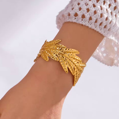 Leaf 🍂 Handcuff (Anti Tarnish)