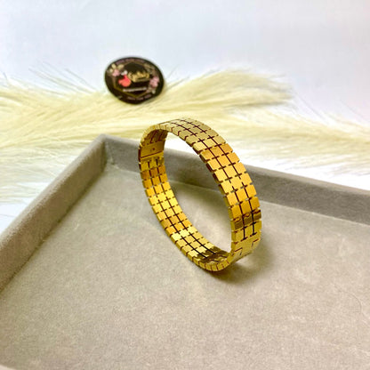 Golden Grid Handcuff