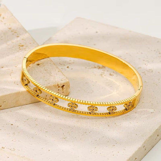 Floral Zircon Handcuff