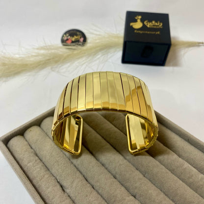 Golden Grid Handcuff