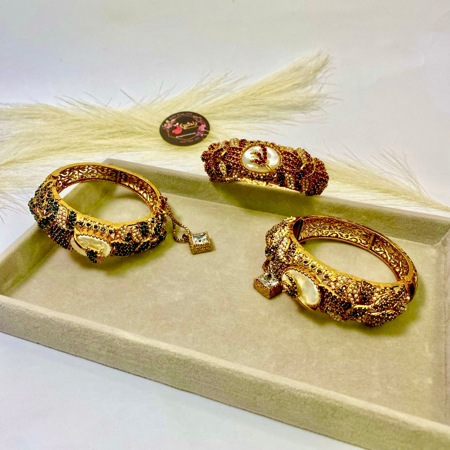 Pearl Cresent Turkish Handcuff