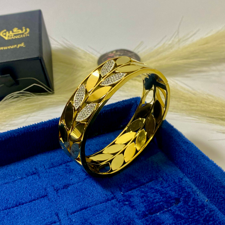 Chunky Zircon Handcuff
