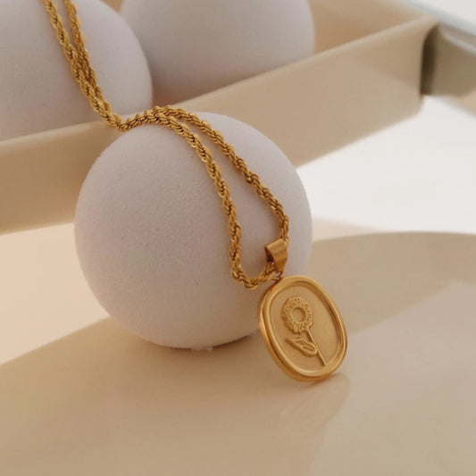Rose Rope Chain Necklace