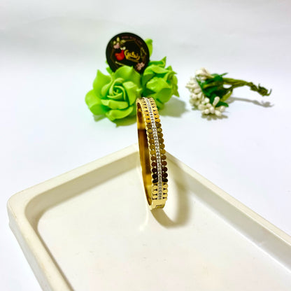 Cutwork Zircon Handcuff