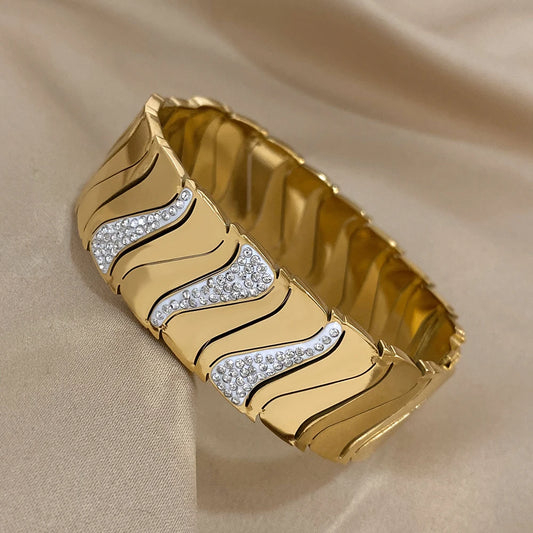 Branded Wavy Handcuff