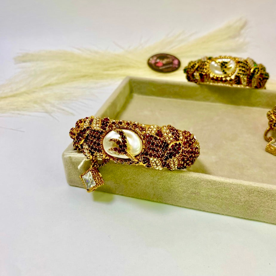 Pearl Cresent Turkish Handcuff