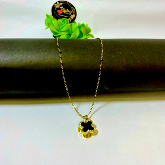 Clover Spin Zircon Pendant