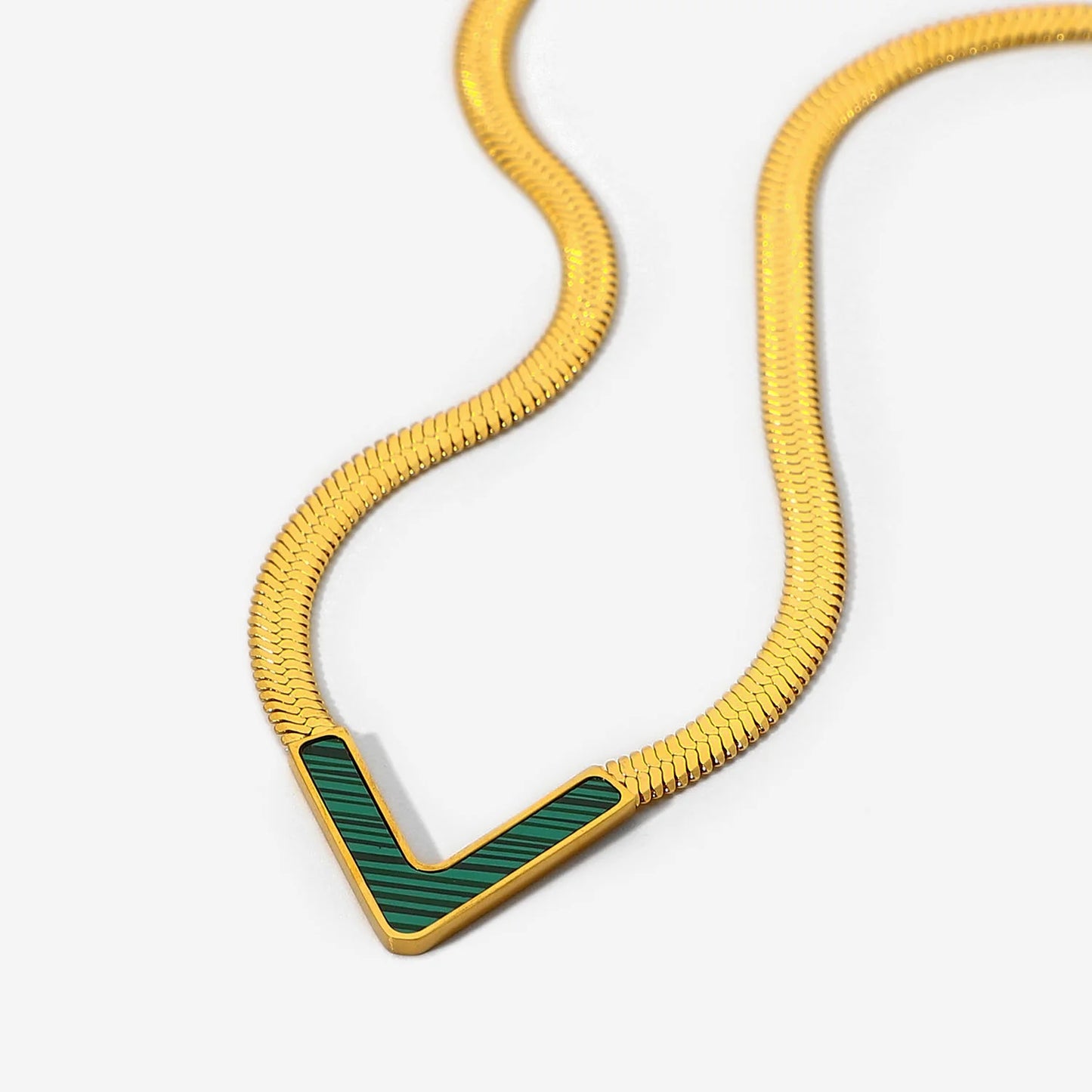 Snake V Necklace Green (Anti Tarnish)