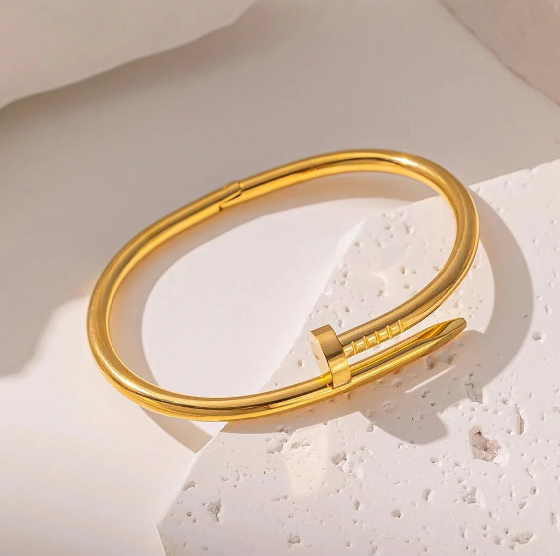 Cartier Nail Handcuff Trendy