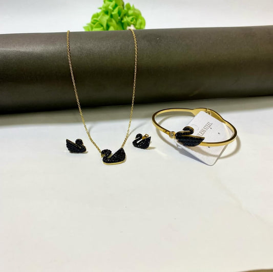 Swan Black Zircon Set with Bracelet (Anti Tarnish)