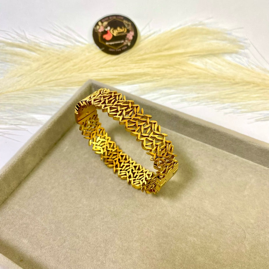 Floral Handcuff (Anti Tarnish)