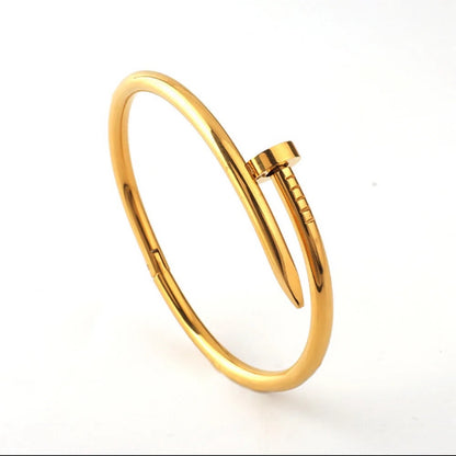 Cartier Nail Handcuff Trendy