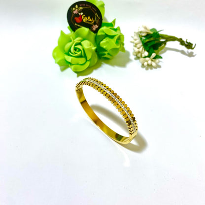 Cutwork Zircon Handcuff