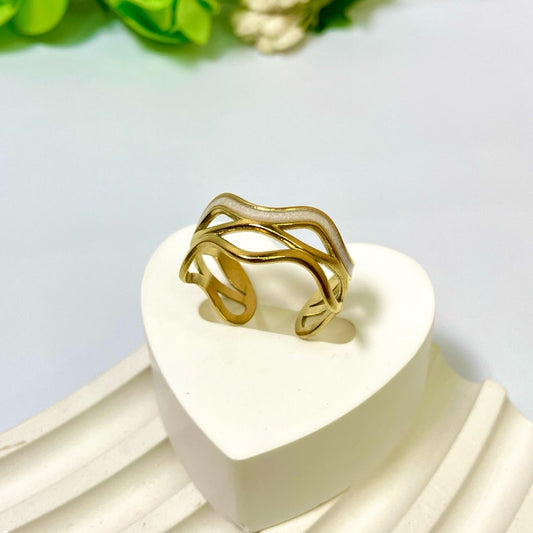 Luna Zigzag Ring
