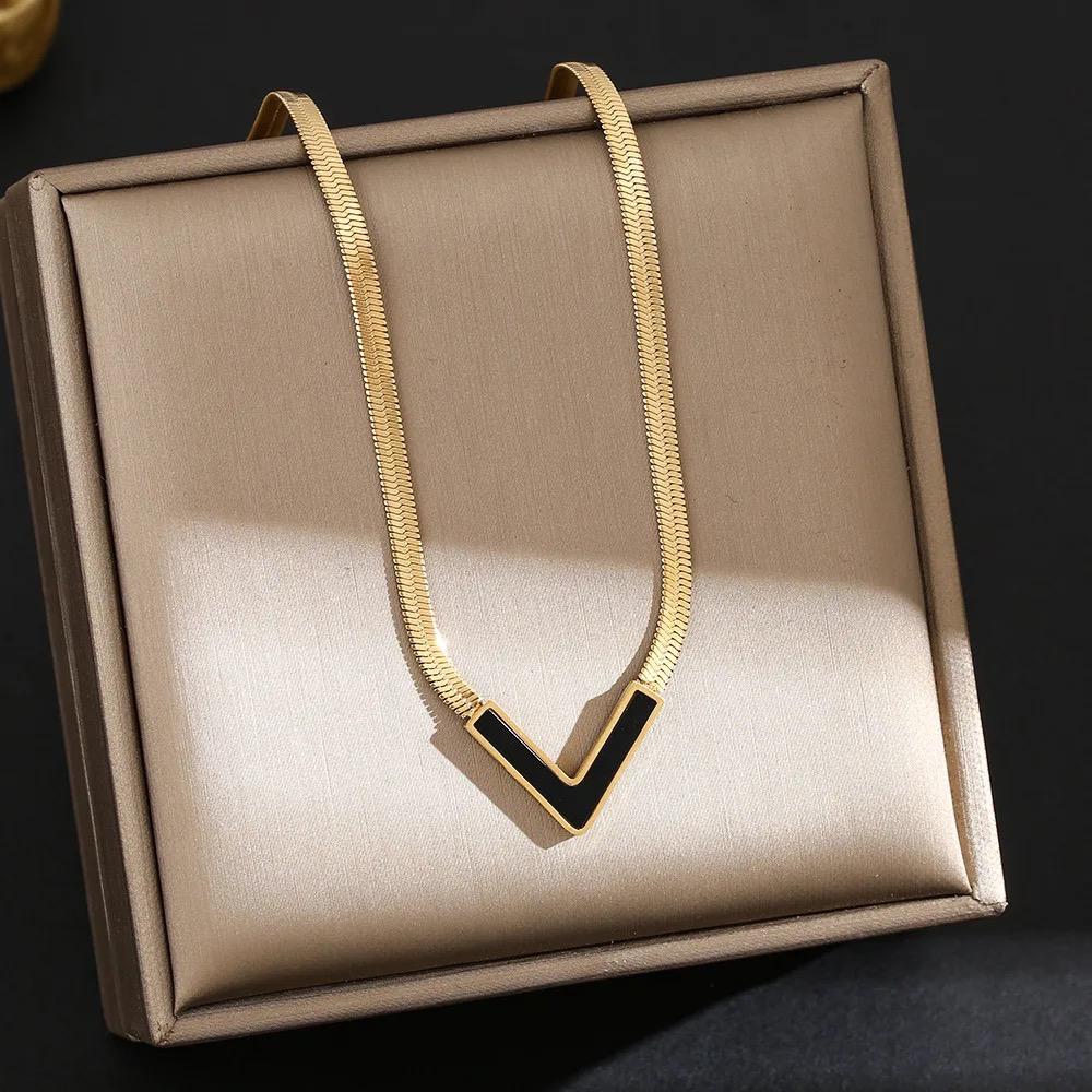 Snake V Necklace Black (Anti Tarnish)