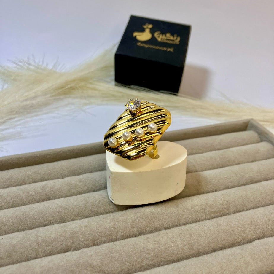 Diamond Pearl Chunky Ring