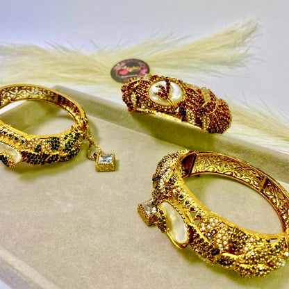 Pearl Cresent Turkish Handcuff