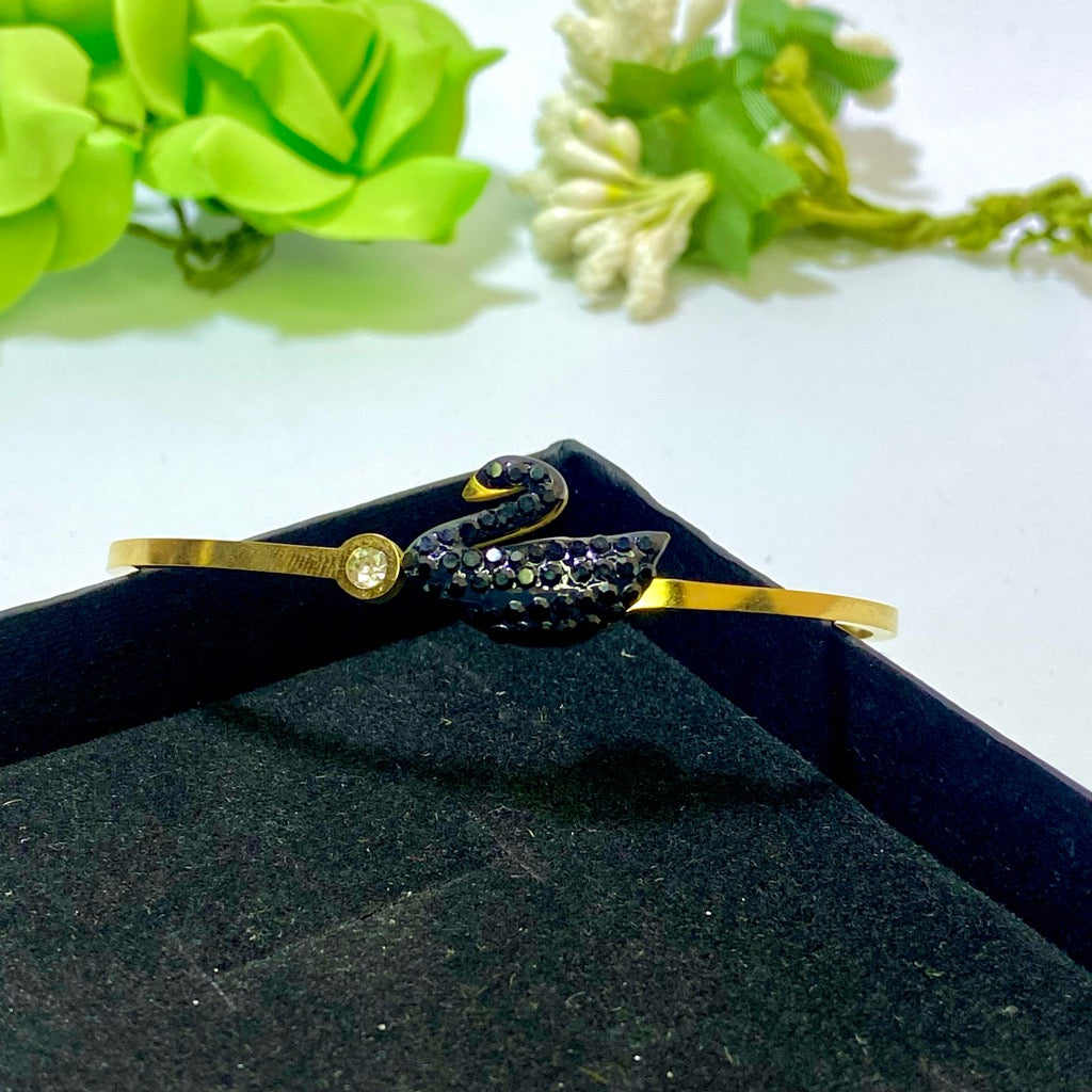 Swan Handcuff (Anti Tarnish)