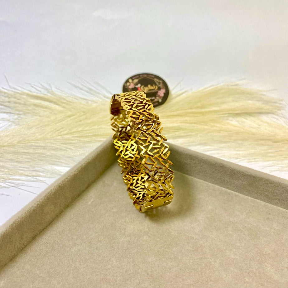 Floral Handcuff (Anti Tarnish)