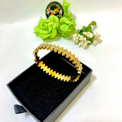 Cutwork Zircon Handcuff (Anti Tarnish)