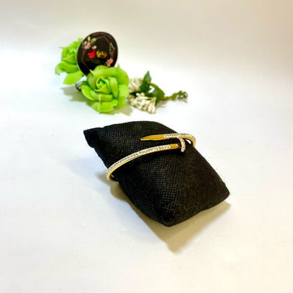 Cartier Nail Zircon Handcuff (Golden) (Anti Tarnish)