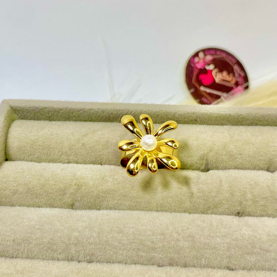 Floral Pearl Ring
