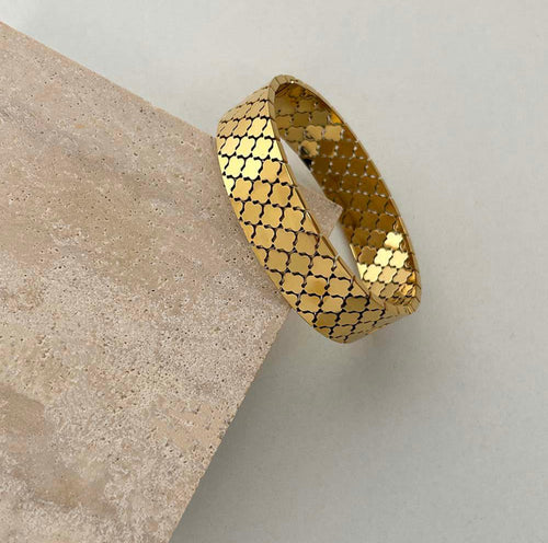 Clover Handcuff (Anti Tarnish)