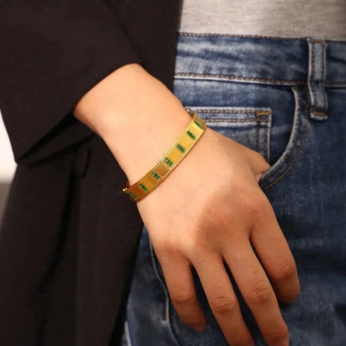 Colnal Zircon Handcuff (Anti Tarnish)