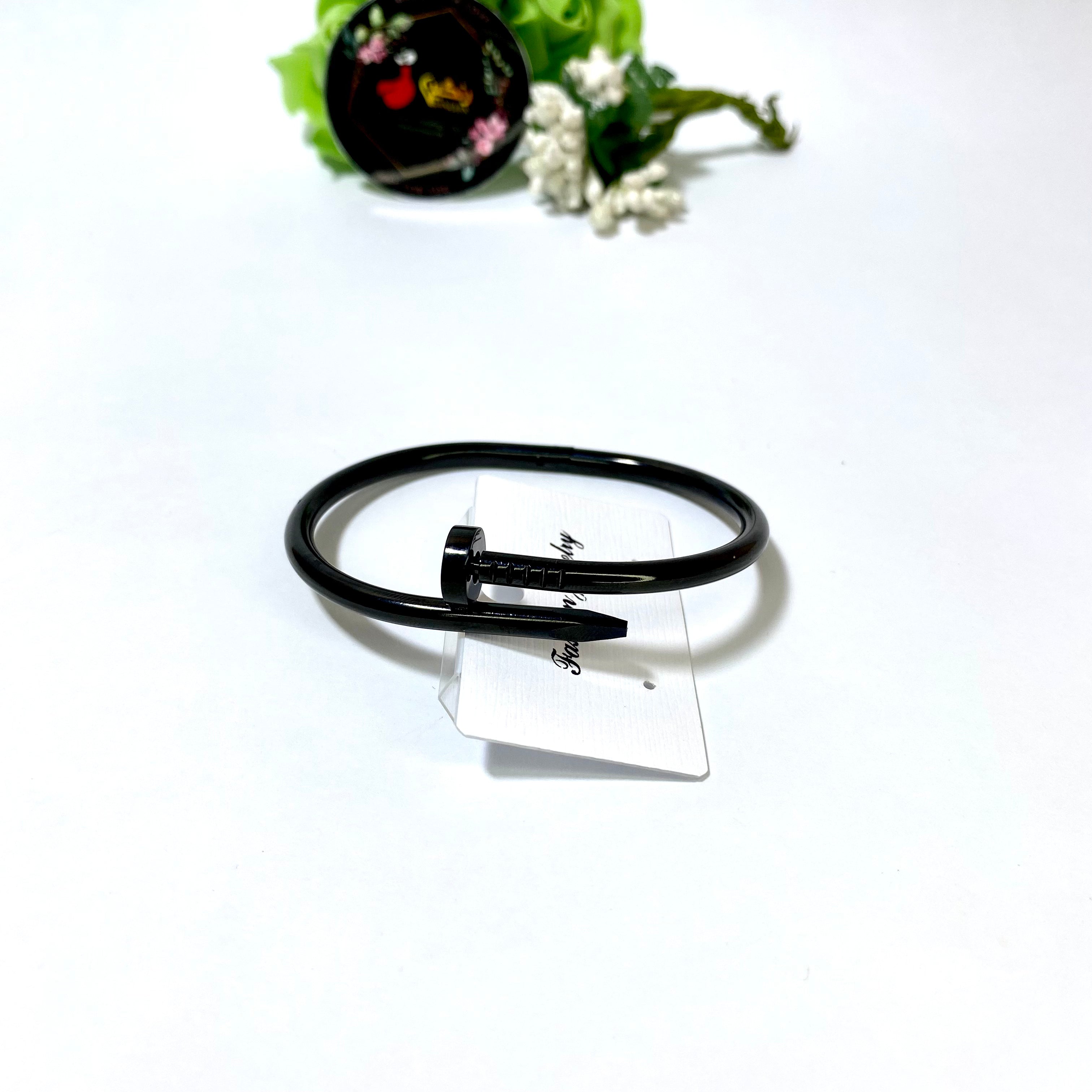 Cartier nail bracelet black best sale