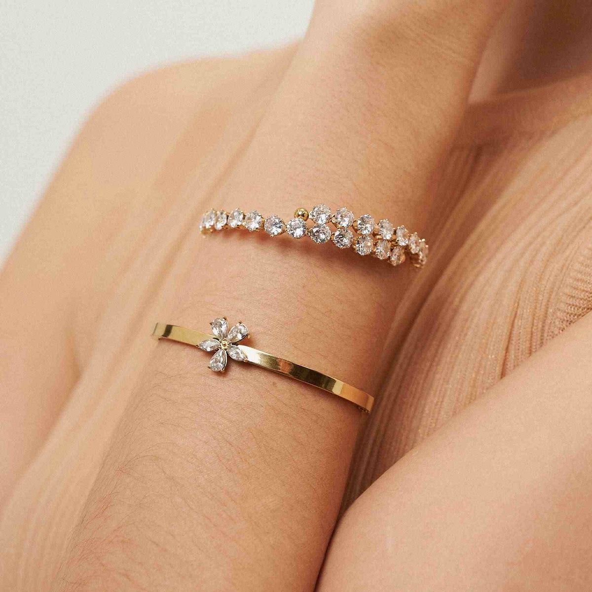 Luxury Marquise Handcuff (Adjustable)