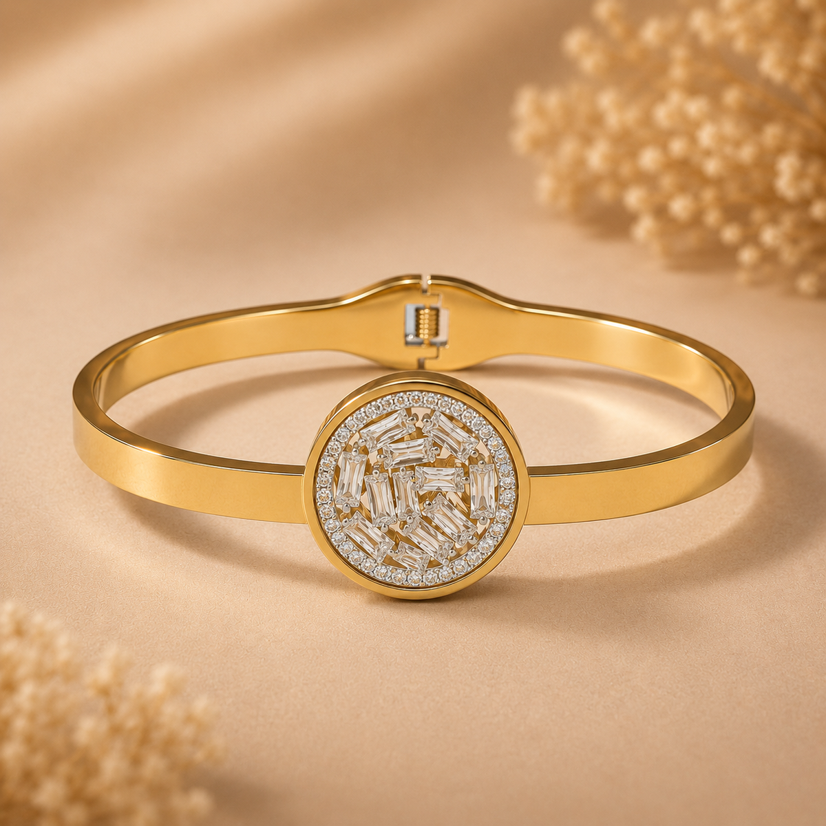Eira Diamond Handcuff