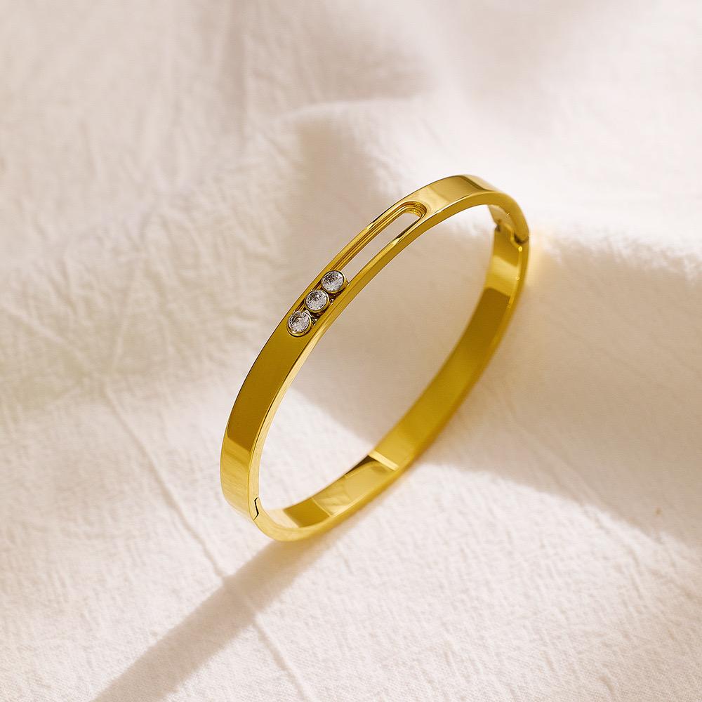 Crowned Handcuff