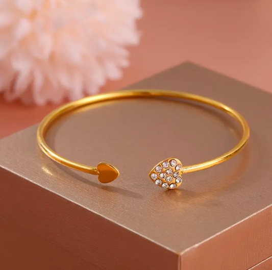 Heart Zircon Handcuff (Anti Tarnish)
