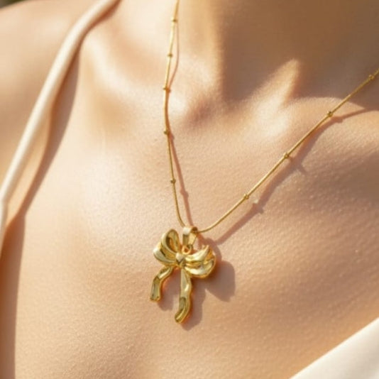 Bow Necklace