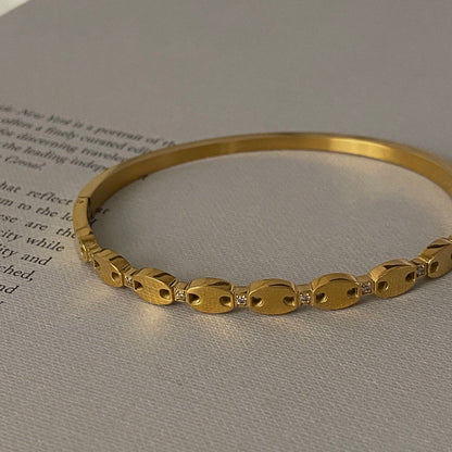 Link Diamond Handcuff