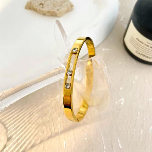 Crowned Handcuff