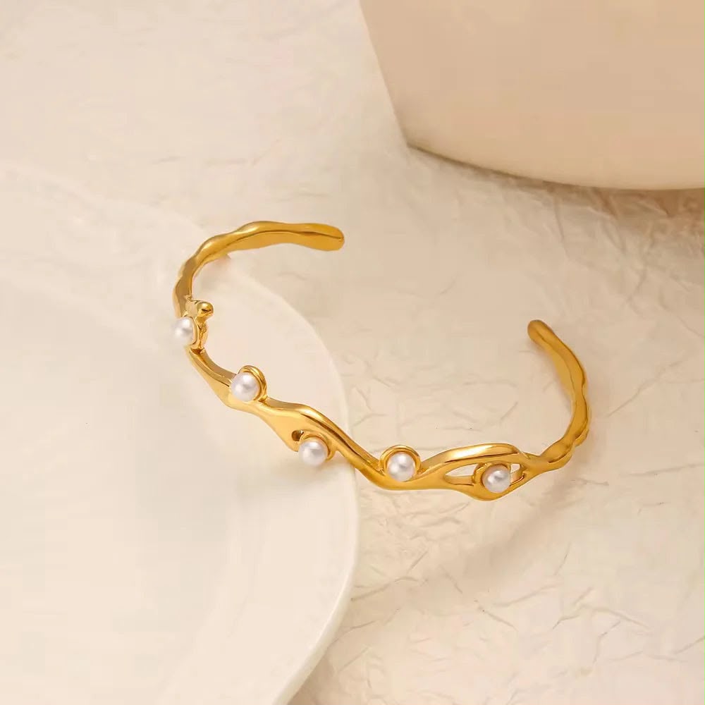 Pearl Handcuff
