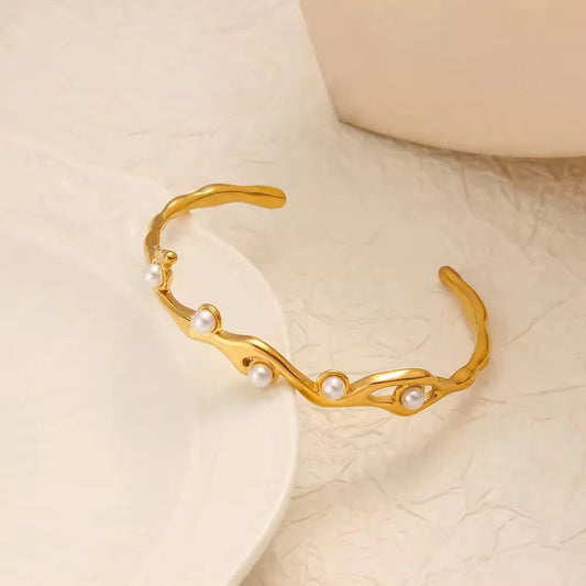 Pearl Handcuff