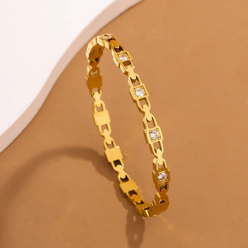 Link Crown Handcuff